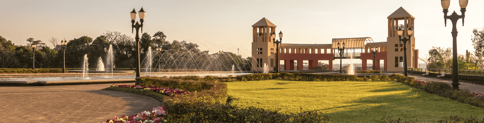  Curitiba com Trem pela Serra do Mar e Ilha do Mel 